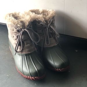 American Eagle Duck Boots Size 6